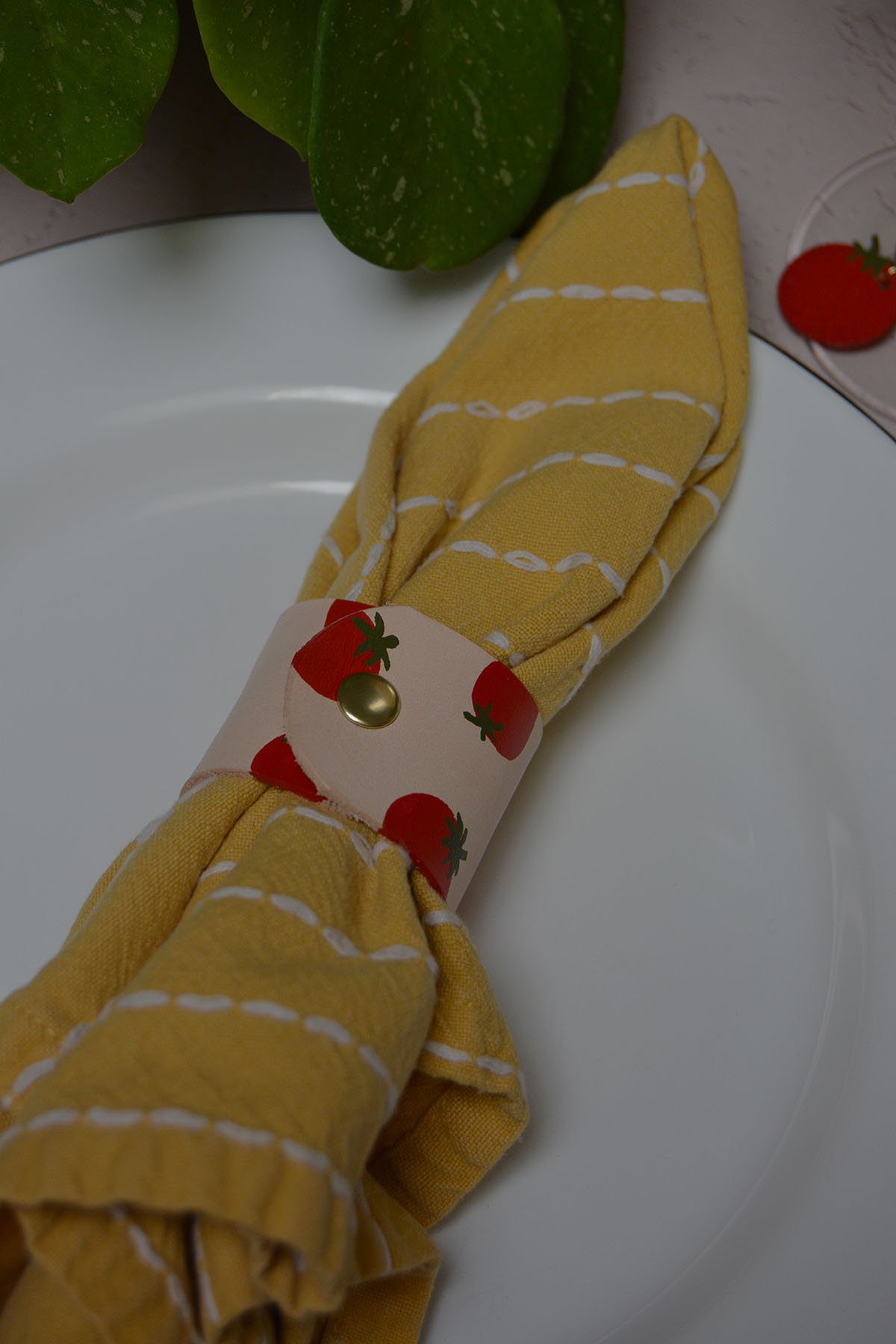 napkin-ring-tomato.jpg