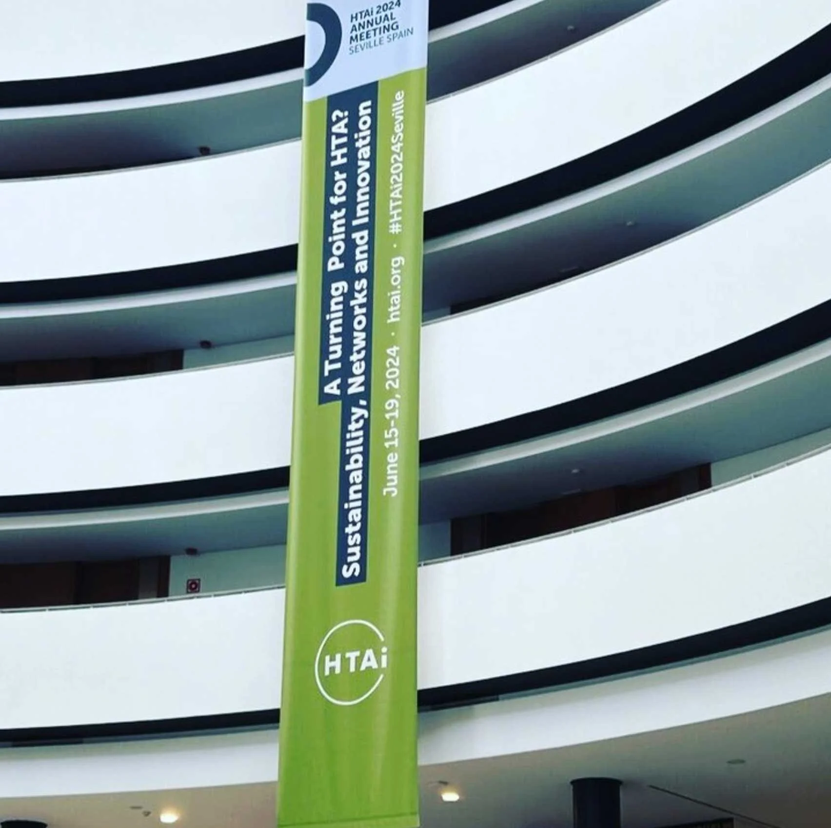 HTAi AM24 vertical signage