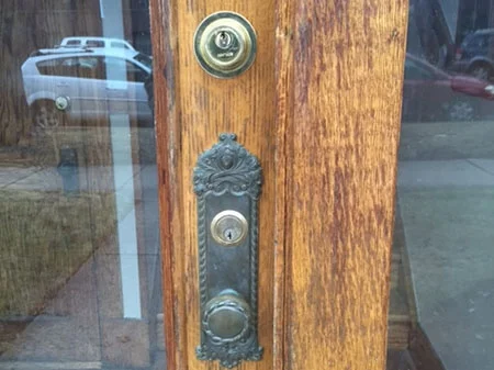 The two keyholes were not something Manasia ever expected to see on a door in his Chicago neighborhood. (Photo courtesy of&nbsp;Raymond Manasia)