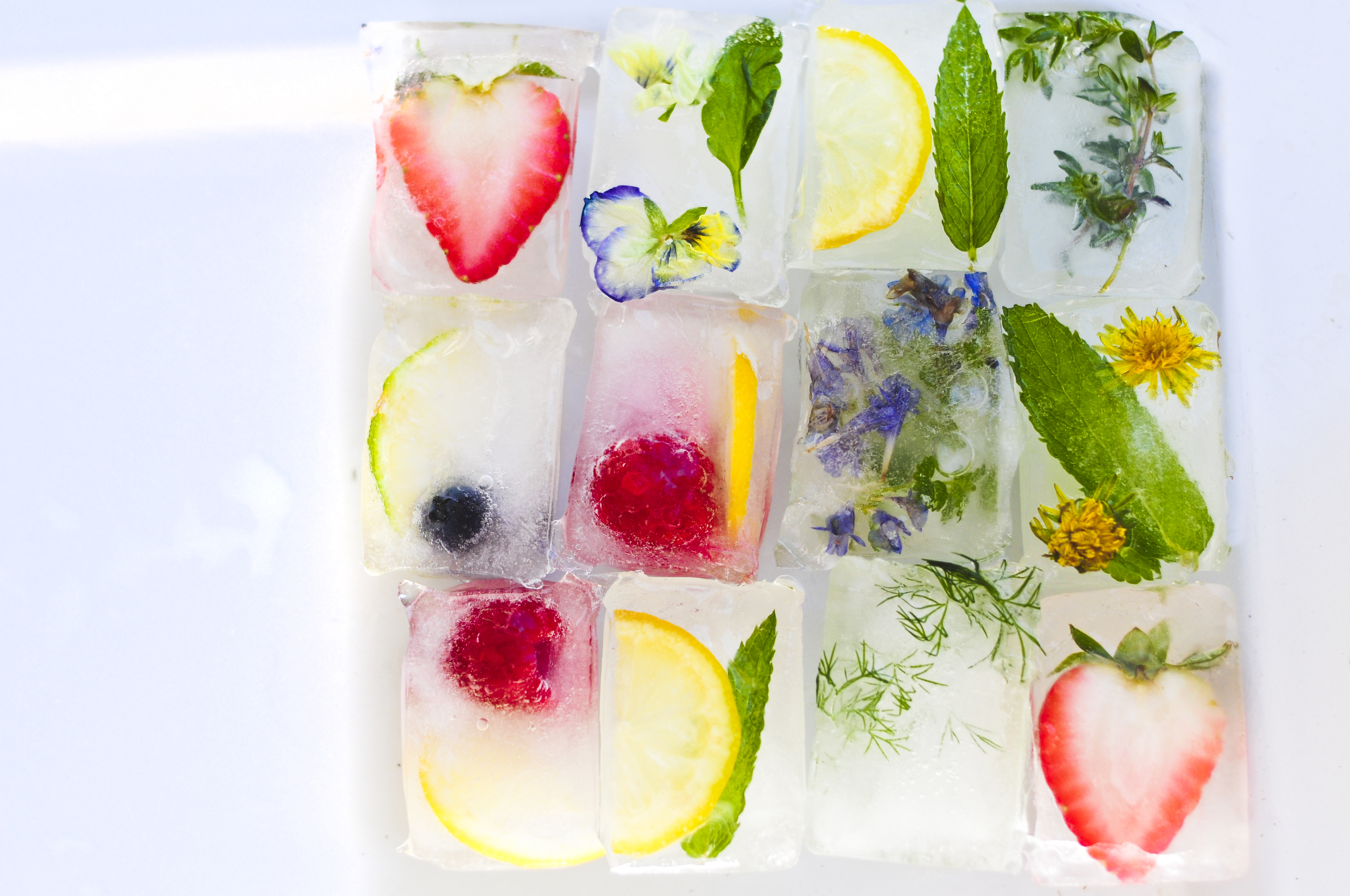 a.big.ice.cubes.drink.herb.berry.herb.lemon.berry.detox.forest.food.DSC_9132.jpg