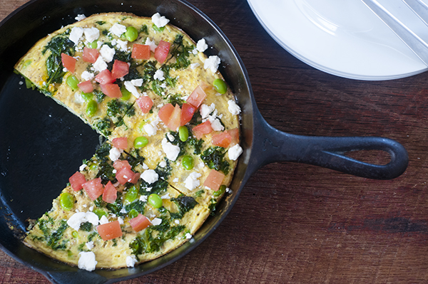 a.600.fritatta.egg.gathierng.kale.edamame.feta.tomato.nice.things.DSC_4010.jpg