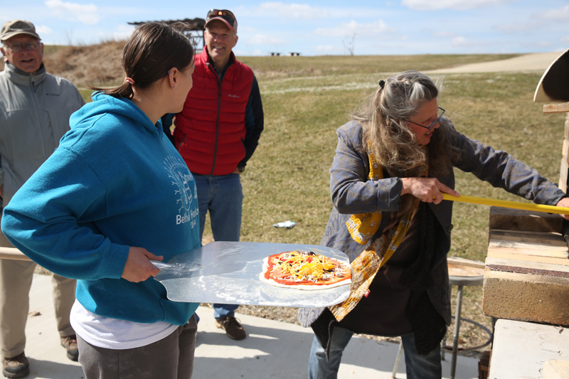 a.800.pizza.gathering.oven.1Q5A7047.jpg