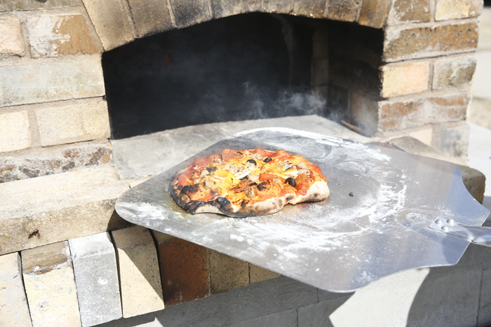 a.700.pizza.oven.gathering.outside.1Q5A7074.jpg
