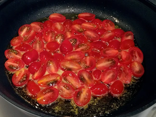 Tomatoes in Flaxseed Oil