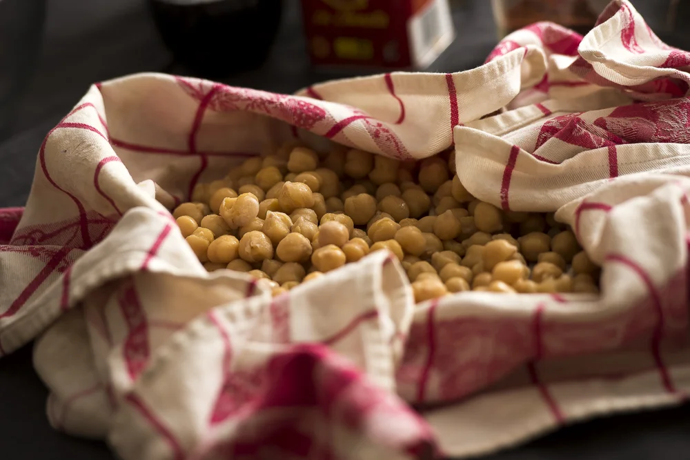 FAT-Spice-Roasted-Chickpeas-101.jpg