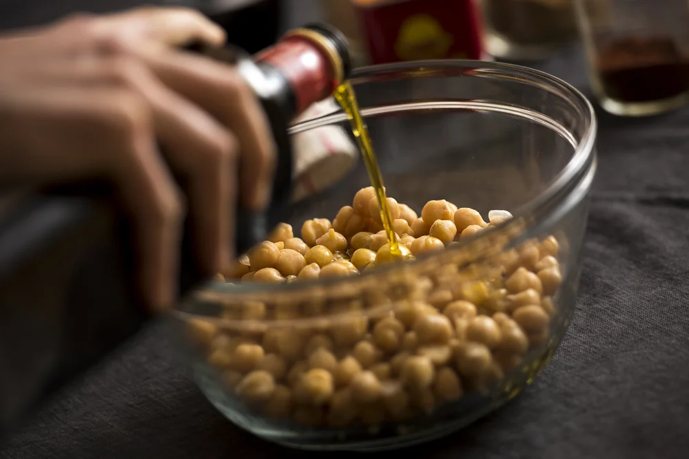 FAT-Spice-Roasted-Chickpeas-102.jpg