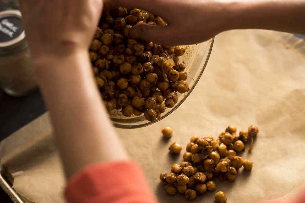 FAT-Spice-Roasted-Chickpeas-111.jpg
