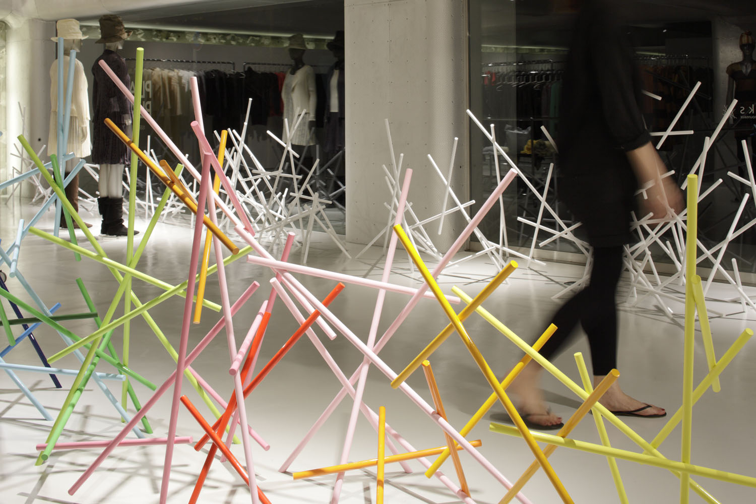 2_emmanuelle_moureaux_sticks.jpg