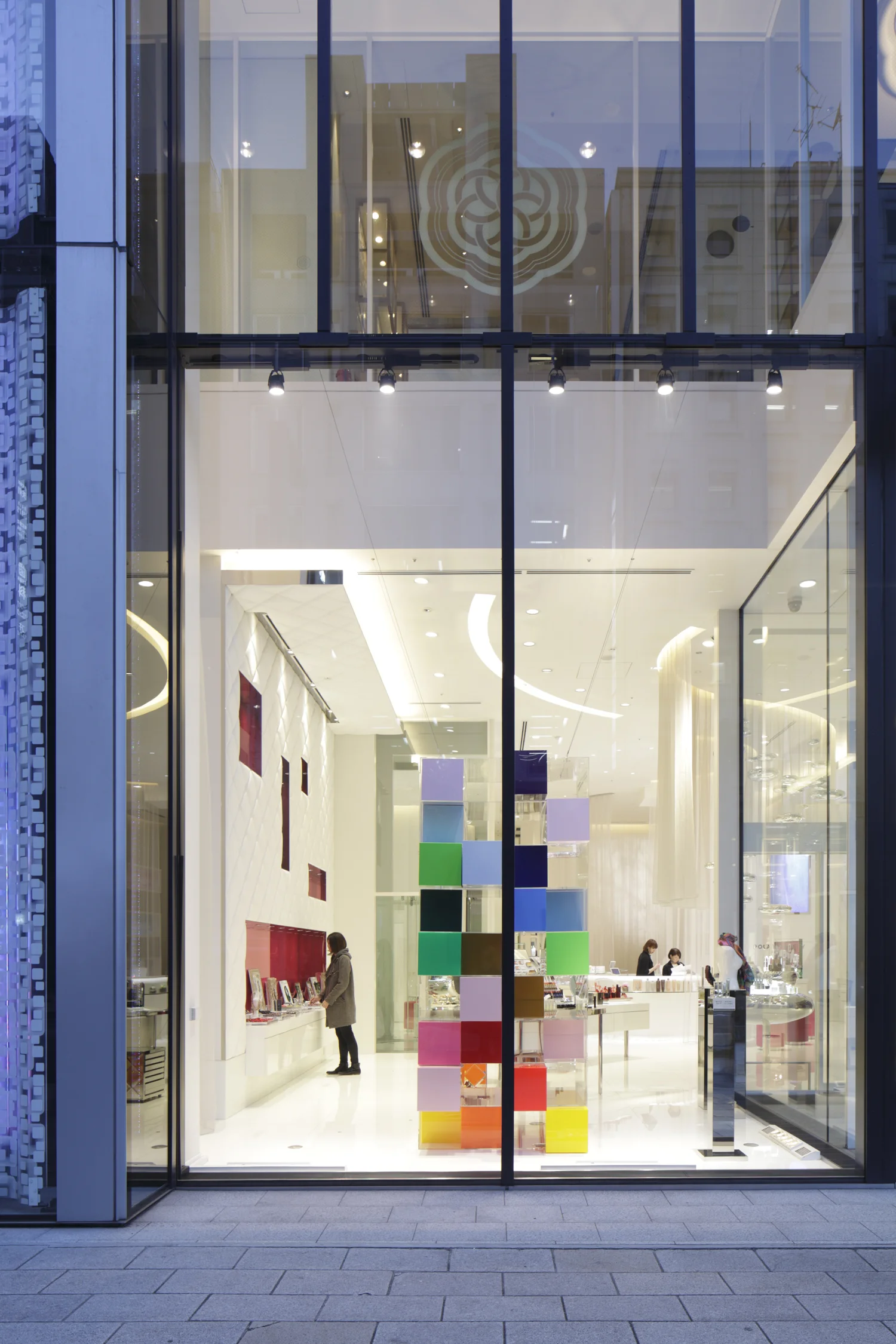 6_emmanuelle_moureaux_puzzle_building.jpg