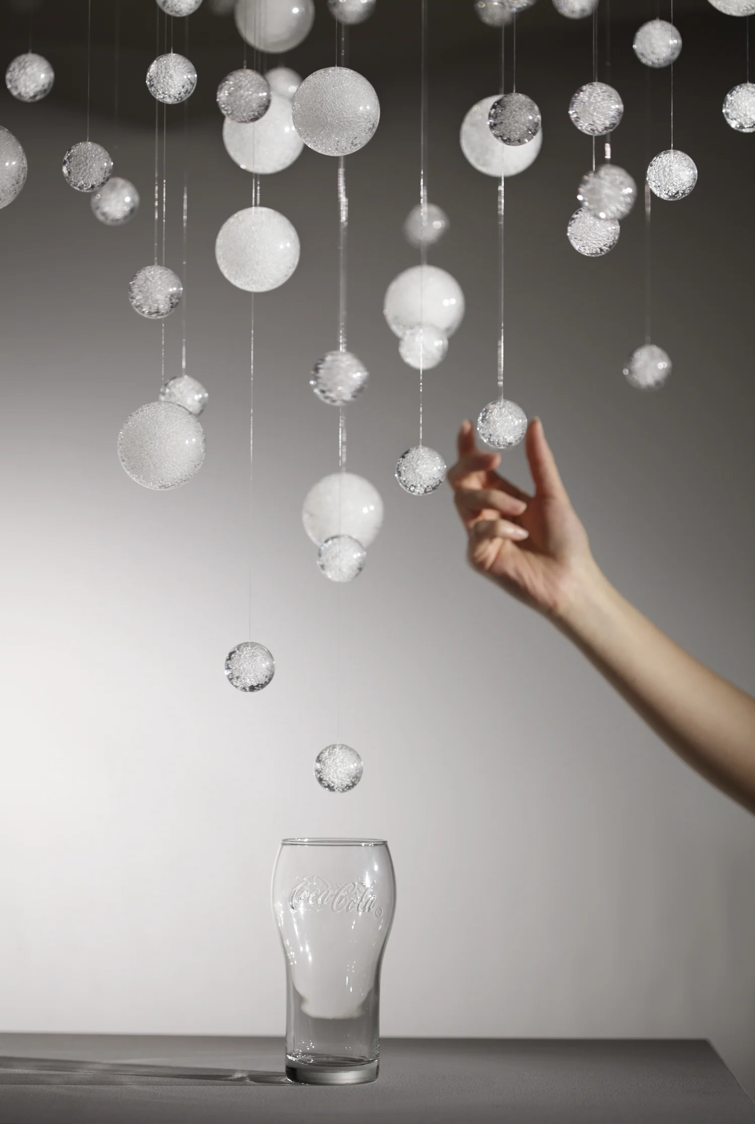 5_emmanuelle_moureaux_sparkling_bubbles.jpg