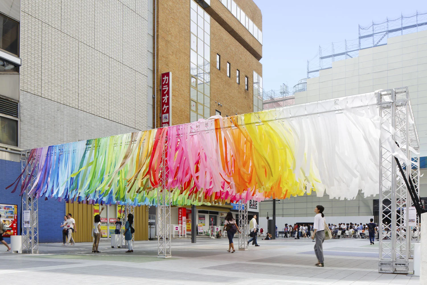 3_emmanuelle_moureaux_100_colors_13_kabukicho.jpg