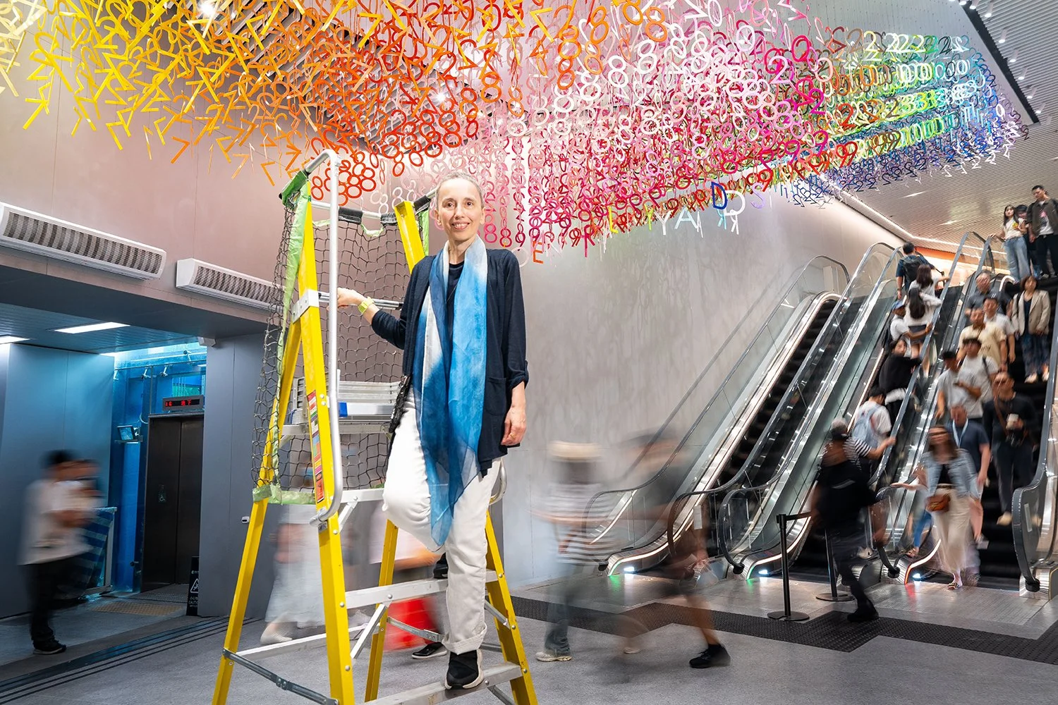 18_emmanuelle_moureaux_100_colors_54.jpg