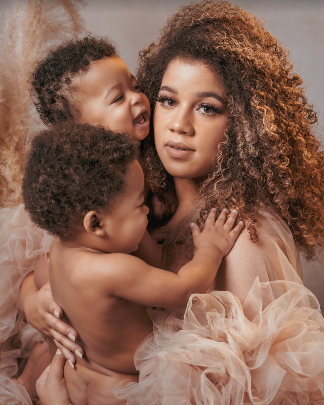 MATERNITY — DIRECTOR / DP