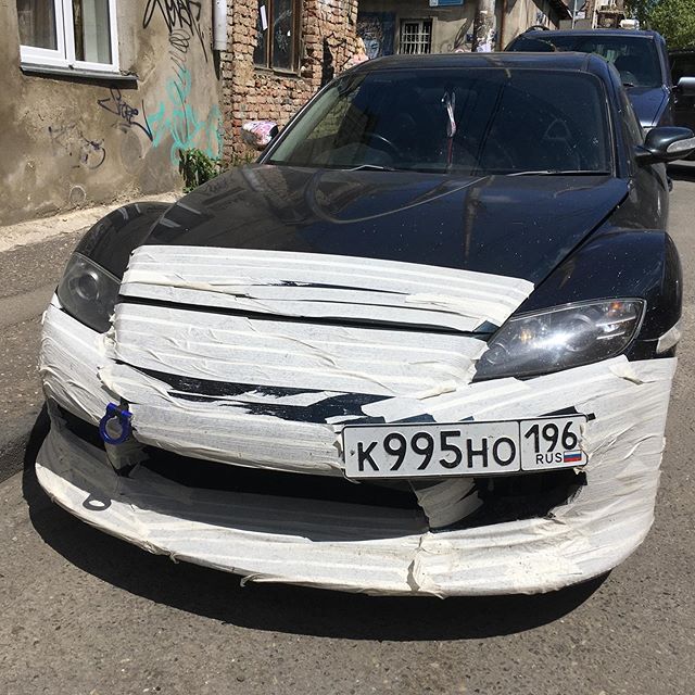 Read our story about georgia, new blog post is online. www.julicanorouzi.com stay updated and subscribe to our newsletter. spasiba! #tapeart #frankencar #justputastickeronit #thefastandthefurious #overland #georgia🇬🇪 #tibilisi #tiflis #landroverdef