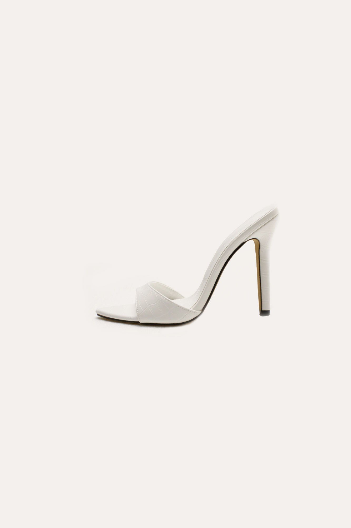 whitemules3.jpg