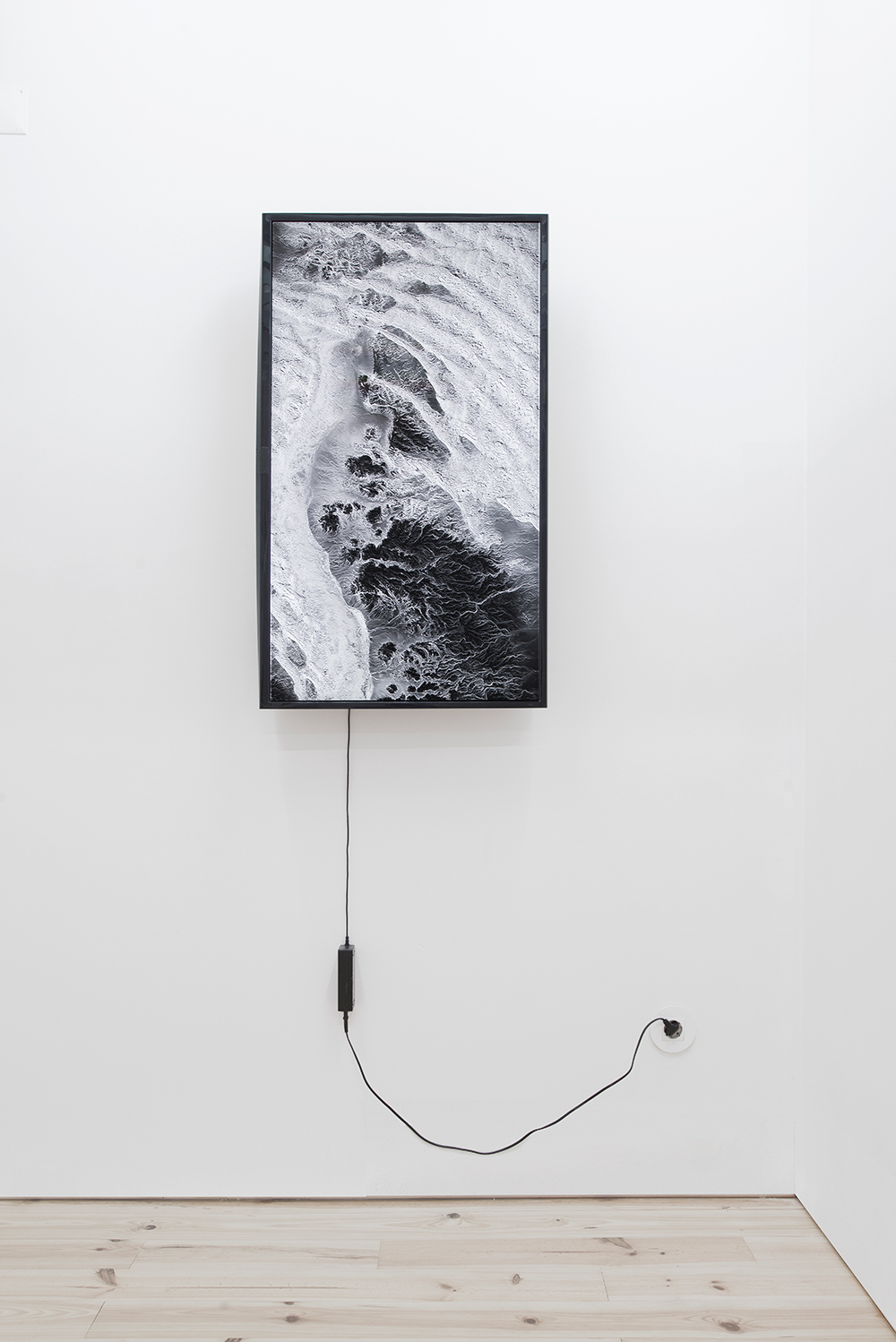 As, Always Just a Matter Of Perspective  Animated Gif On LCD Screen / Well, Its Just An Ocean Between -TAL Gallery / Jacaranda- group Exhibition (Cabelo, Carlos Vergara, João Paulo Serafim, José Bechara, Paulo Arraiano, Pedro Batista, Raul Mourão and Sandra Baía)