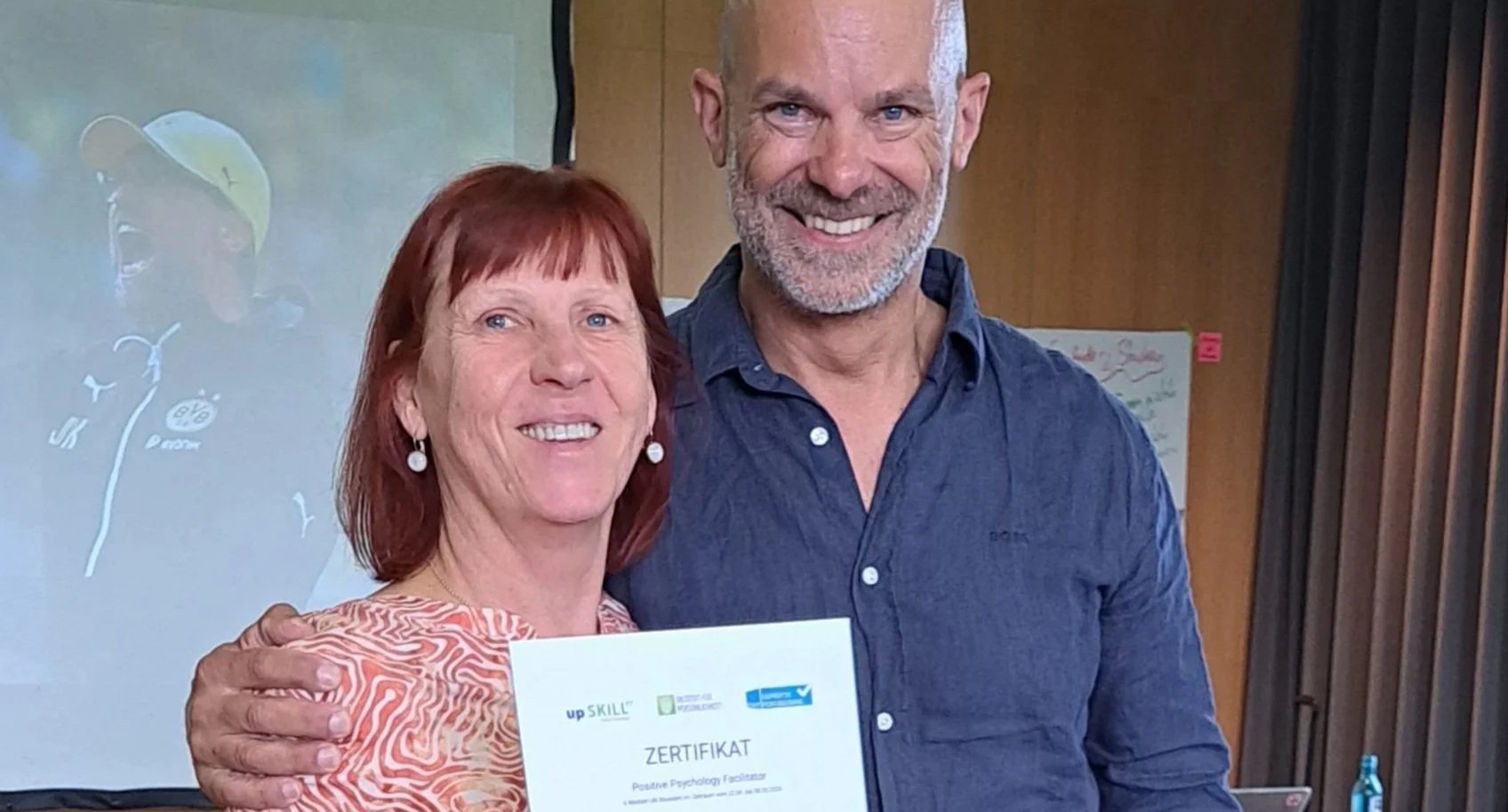 Lachtraining trifft Positive Psychologie – und beide meinen es ernst