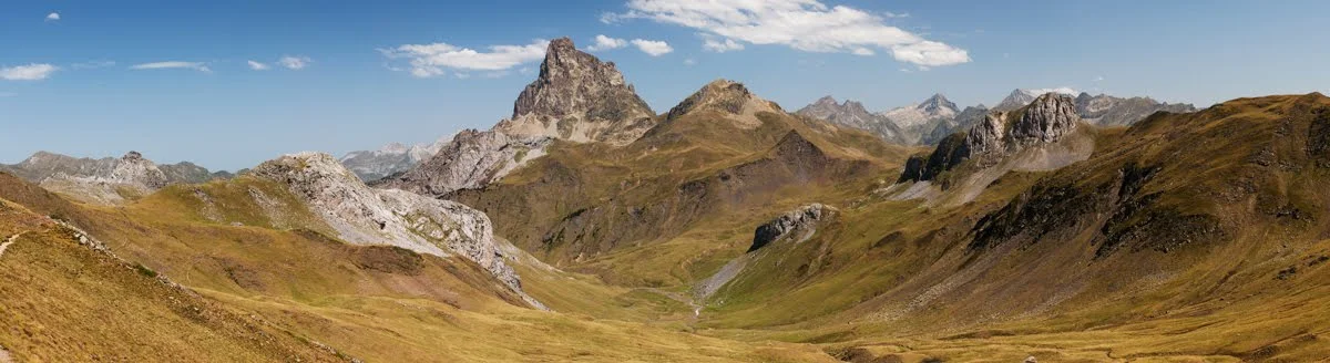 FR-Pyrenees-Panorama-01-redsizew.jpg