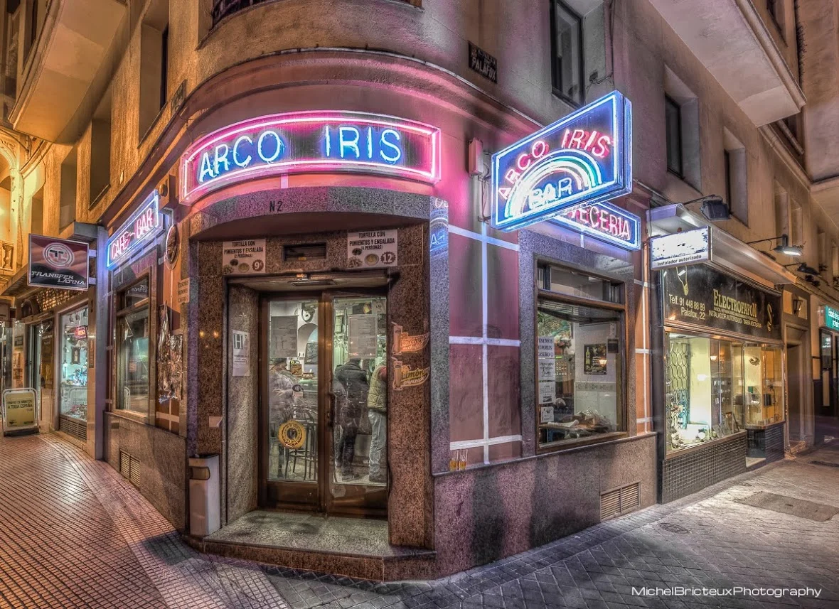 ES-Bar Arco Iris 8810HDRw.jpg