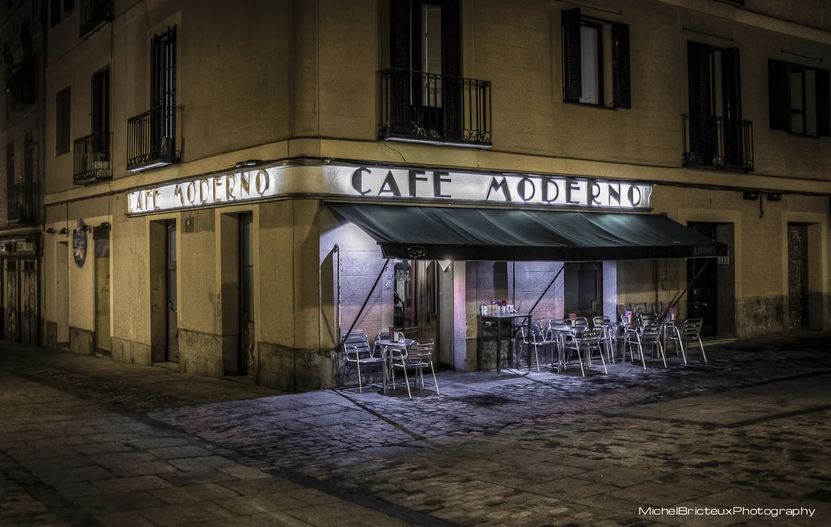 ES-Cafe Moderno 9767HDRw.jpg