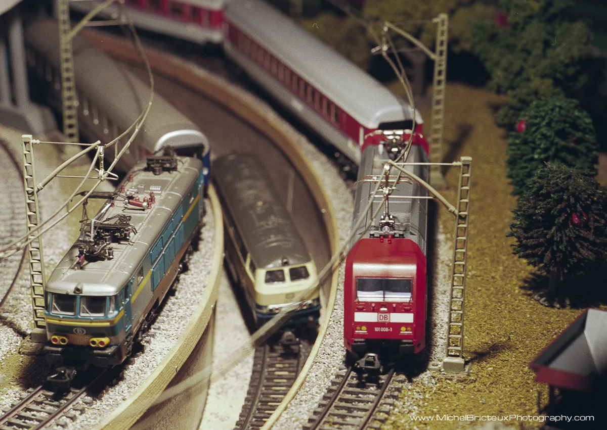 Train 01 02-00w.jpg