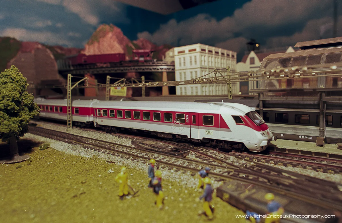 Train 05 02-00-Editw.jpg