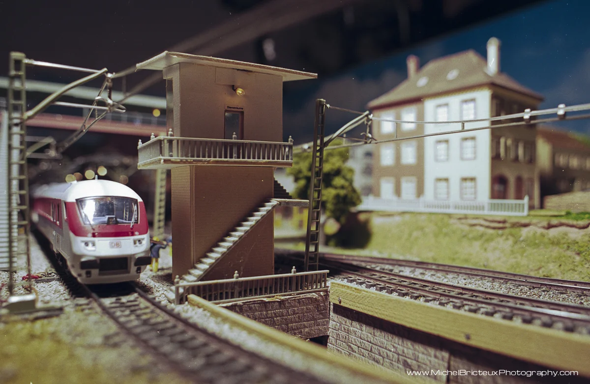 Train 04 02-00w.jpg