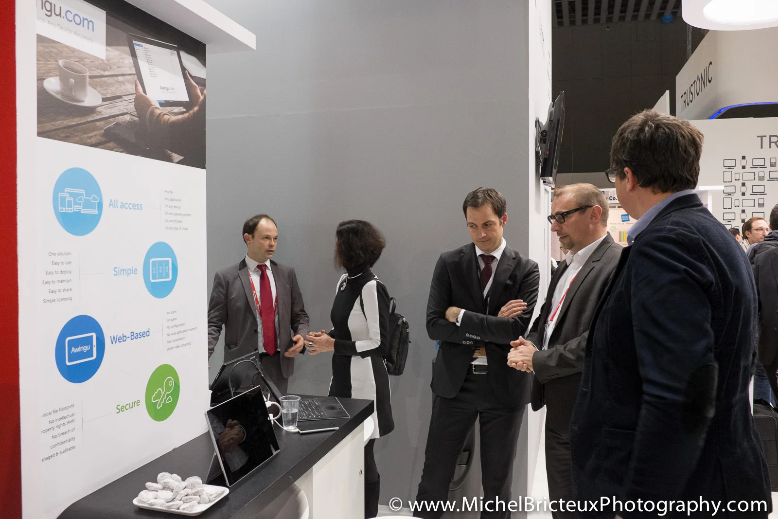 ES-MWC15 1610 lowres.jpg