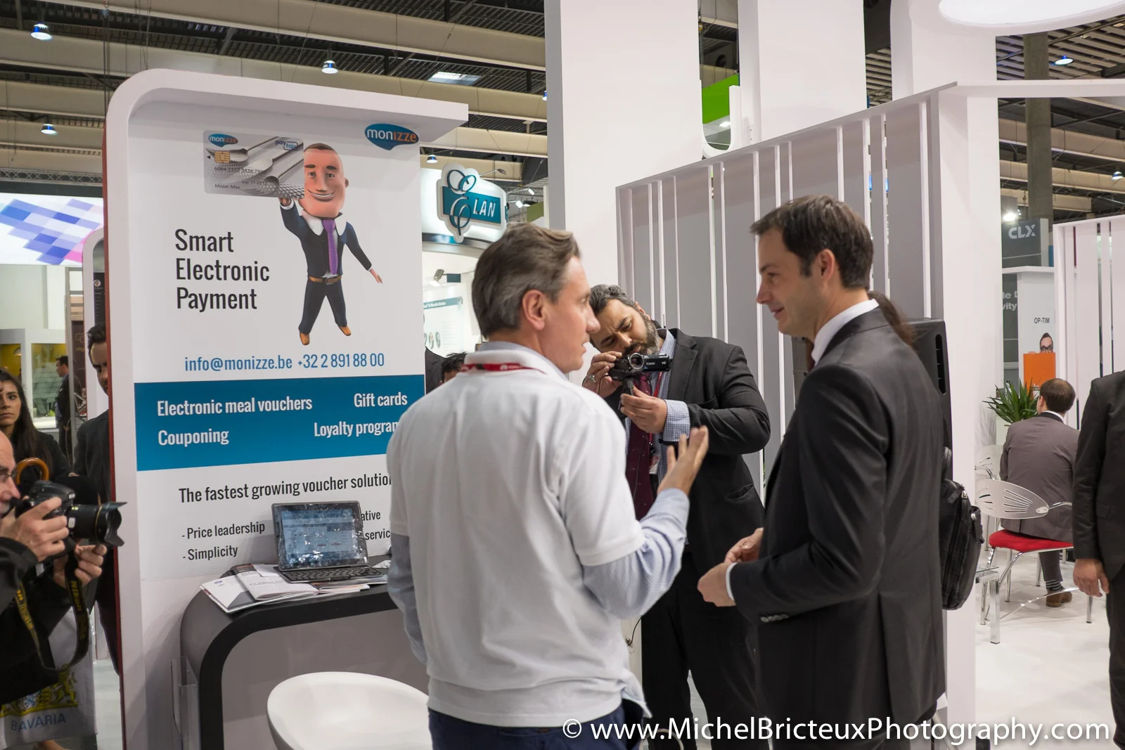 ES-MWC15 1618 lowres.jpg