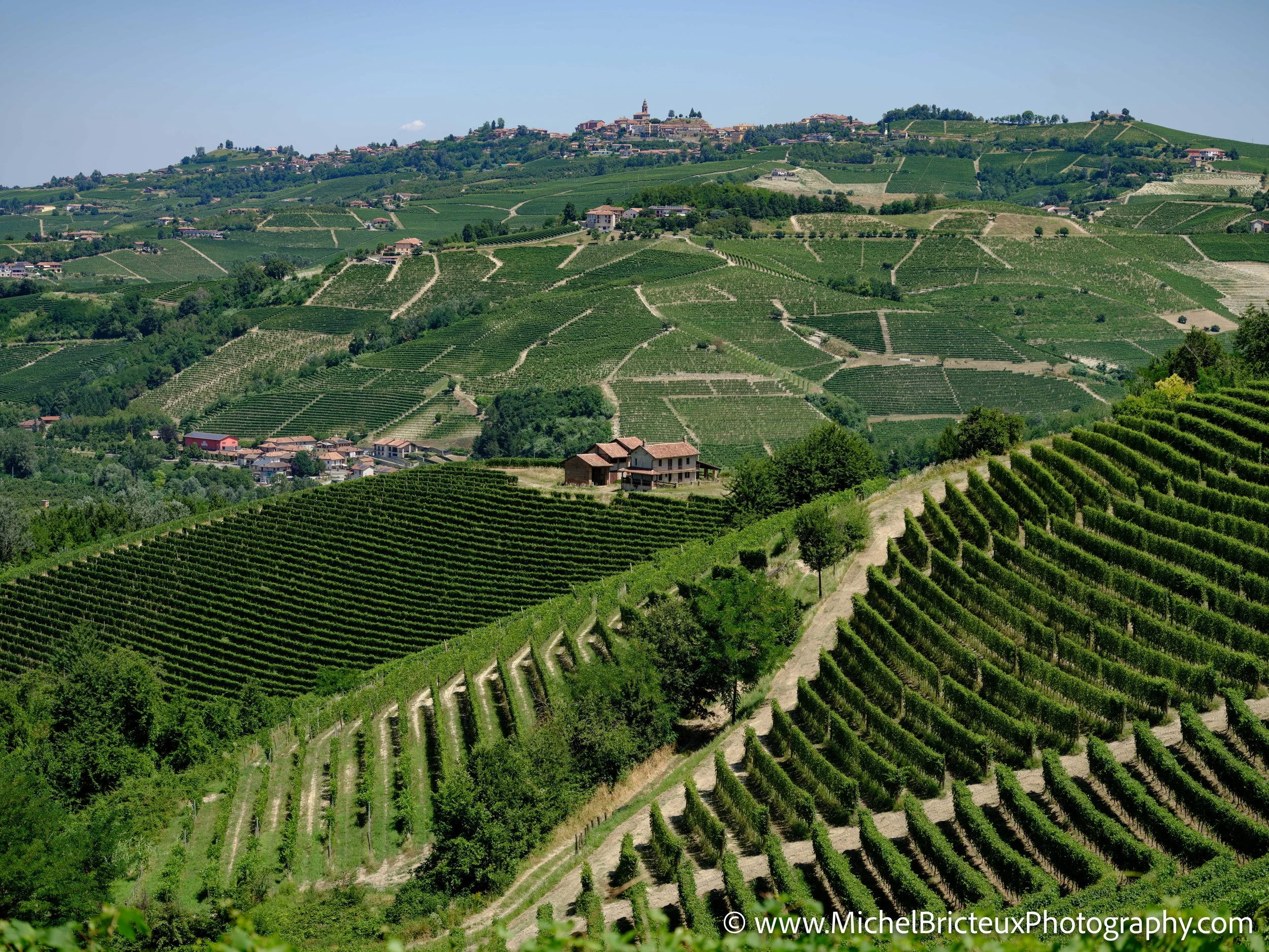 IT-Italia 2025 - Serralunga d Alba and wine country 0572 LowRes.jpg