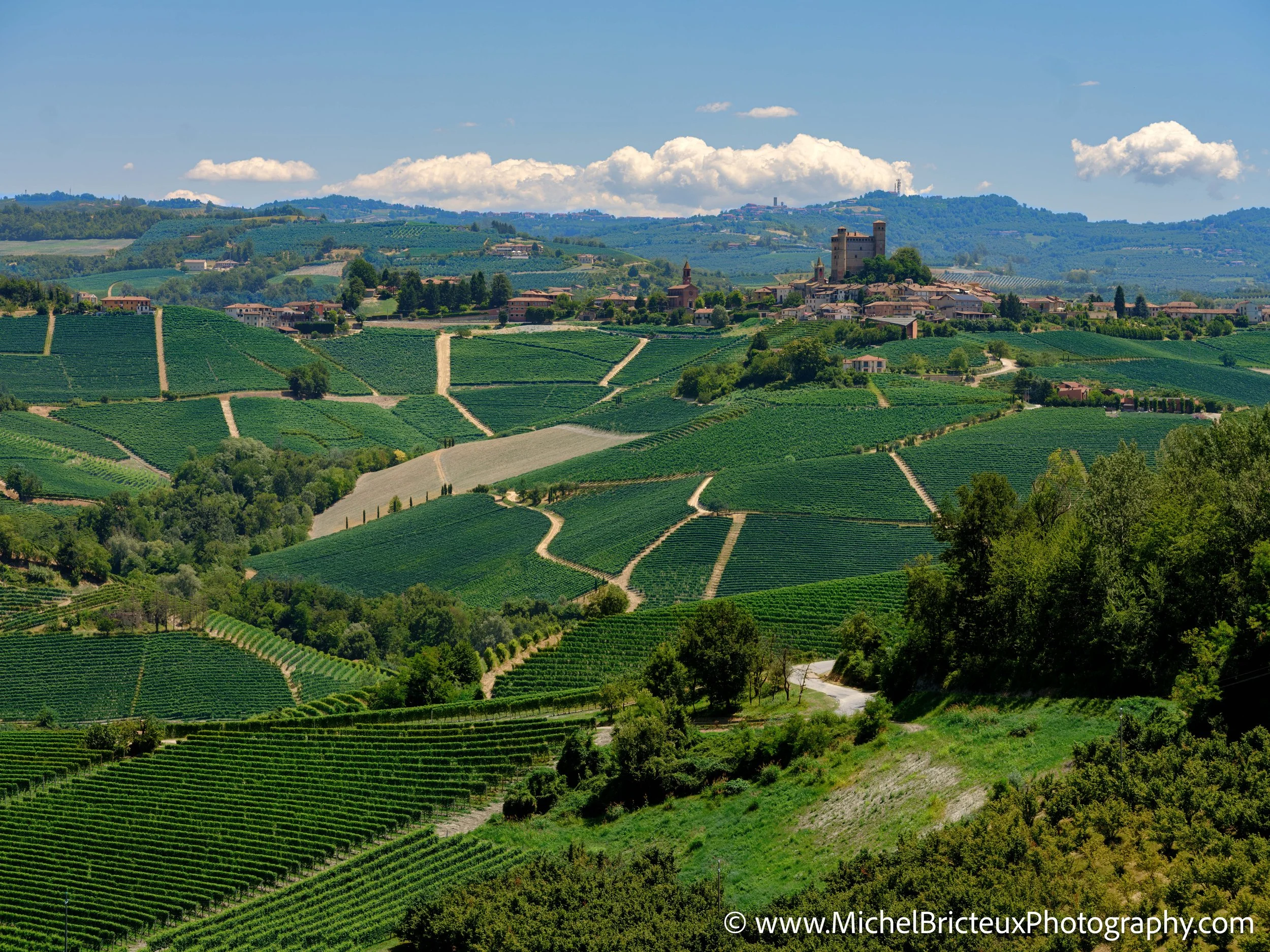 IT-Italia 2025 - Serralunga d Alba and wine country 0596 LowRes.jpg