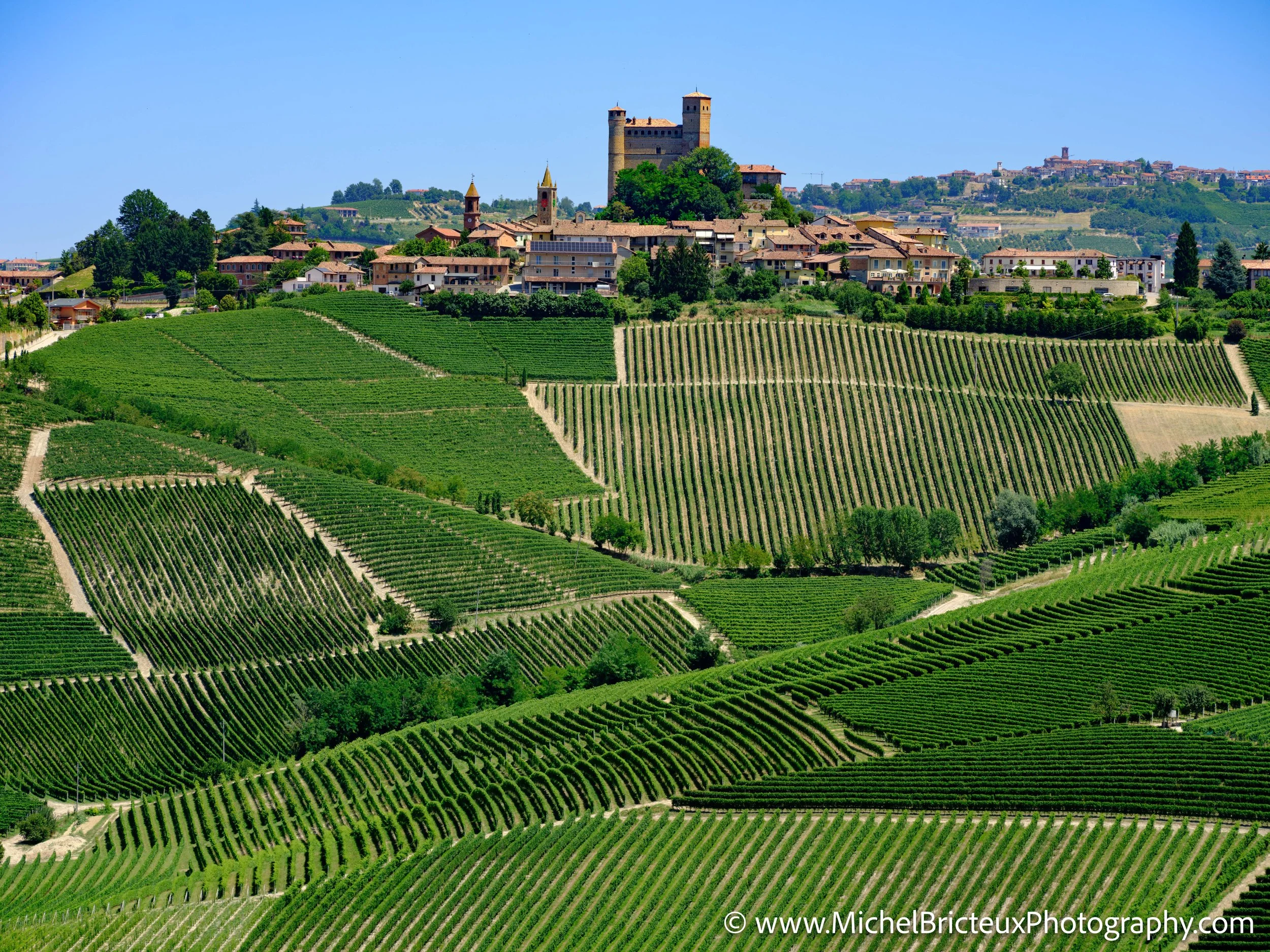 IT-Italia 2025 - Serralunga d Alba and wine country 0620 LowRes.jpg