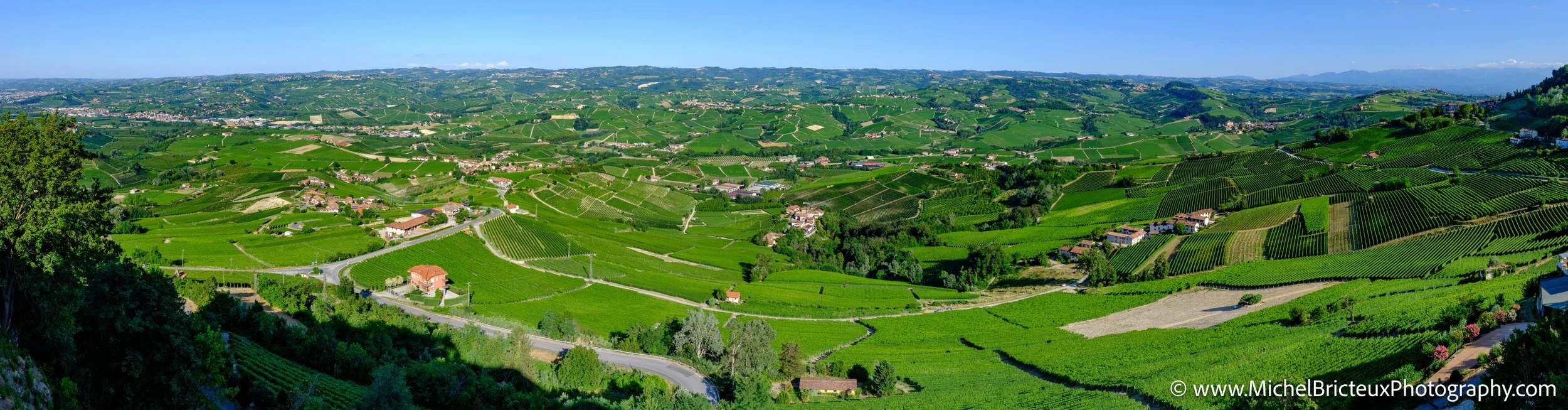 IT-Italia 2025 - Serralunga d Alba and wine country 0006-Pano LowRes.jpg