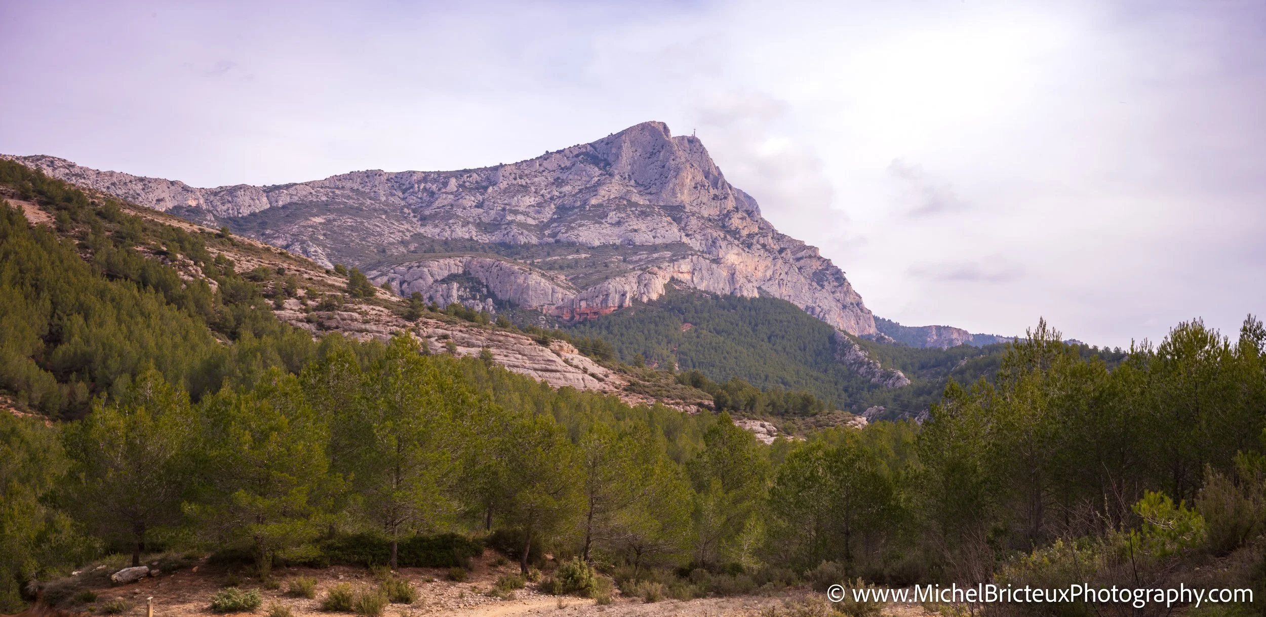 FR-Aix-en-Provence et Sainte-Victoire 1005970 LowRes.jpg