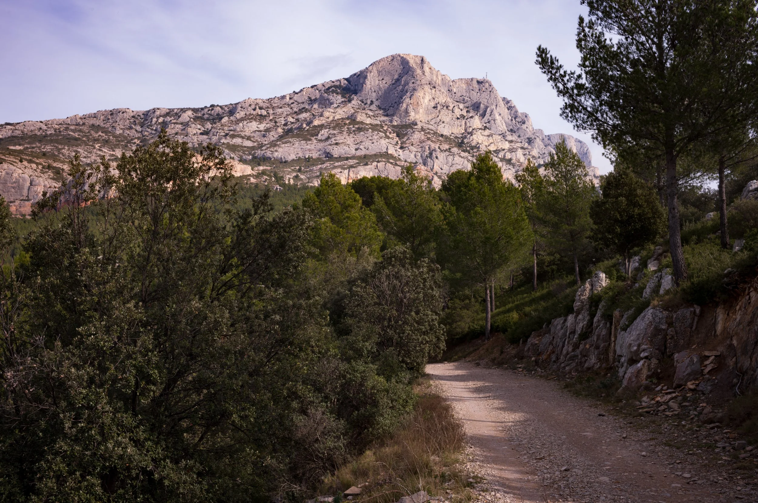 FR-Aix-en-Provence et Sainte-Victoire 1006015 LowRes.jpg