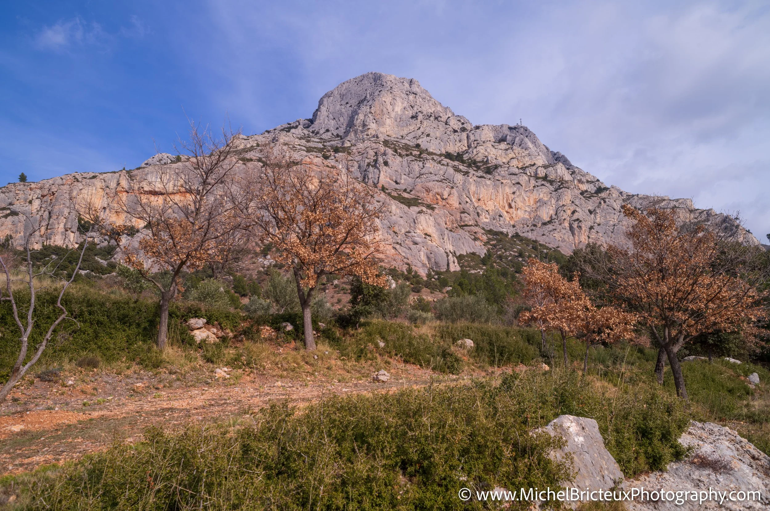 FR-Aix-en-Provence et Sainte-Victoire 1006079 LowRes.jpg
