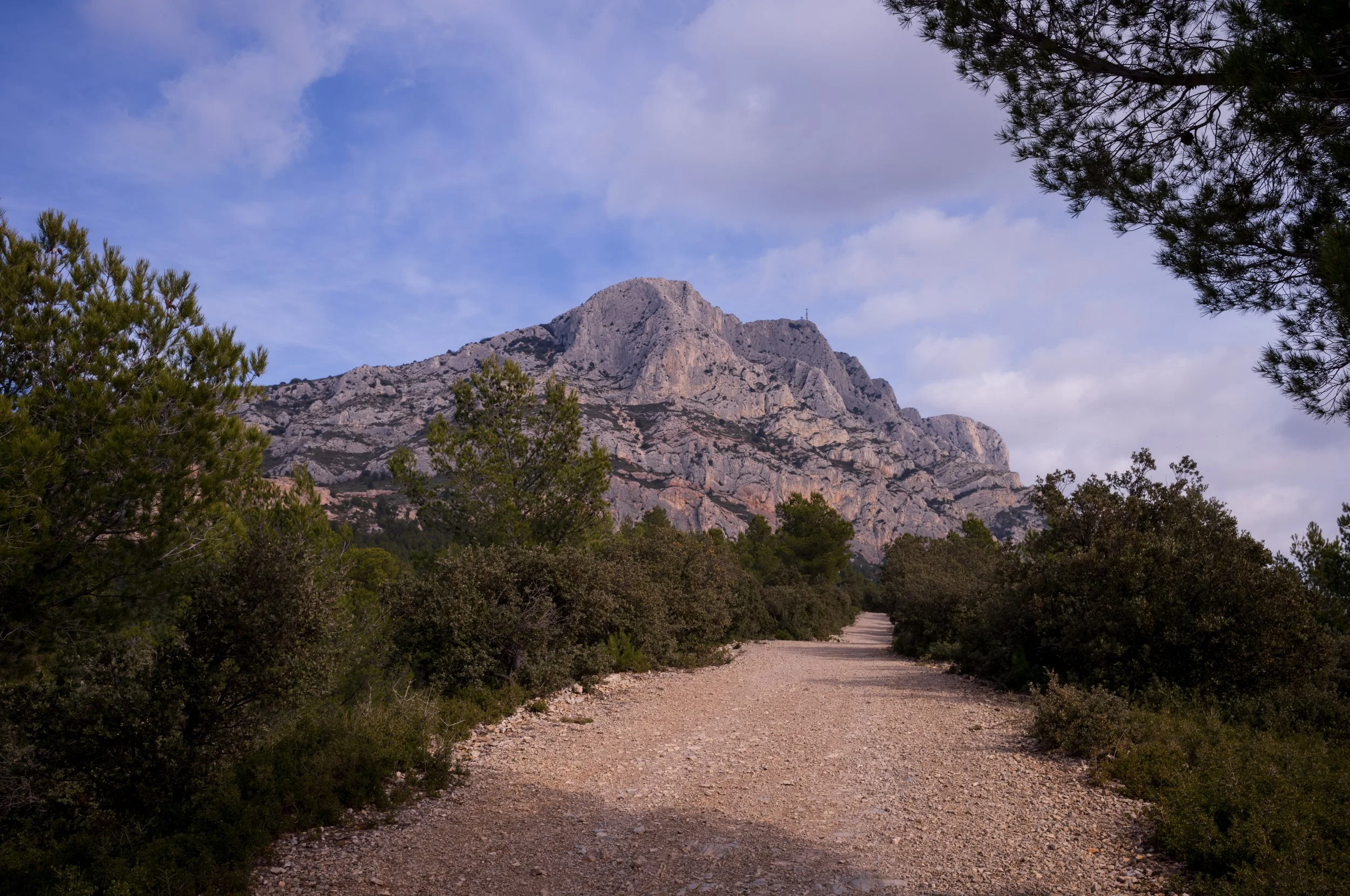 FR-Aix-en-Provence et Sainte-Victoire 1006082 LowRes.jpg