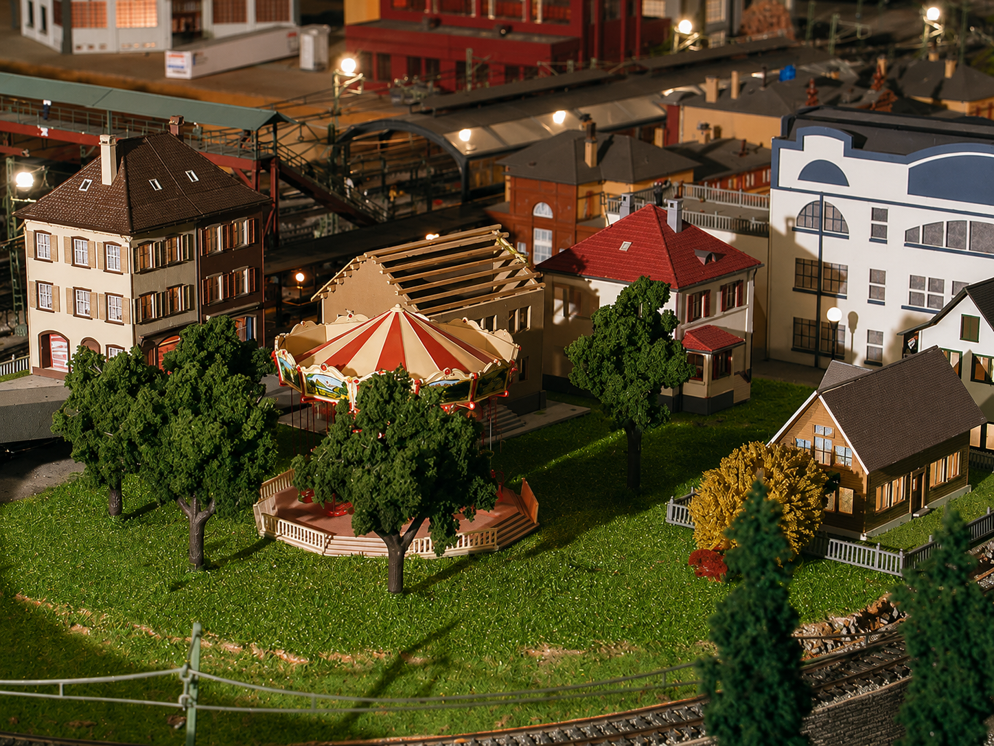 Village miniature autour du carrousel.png