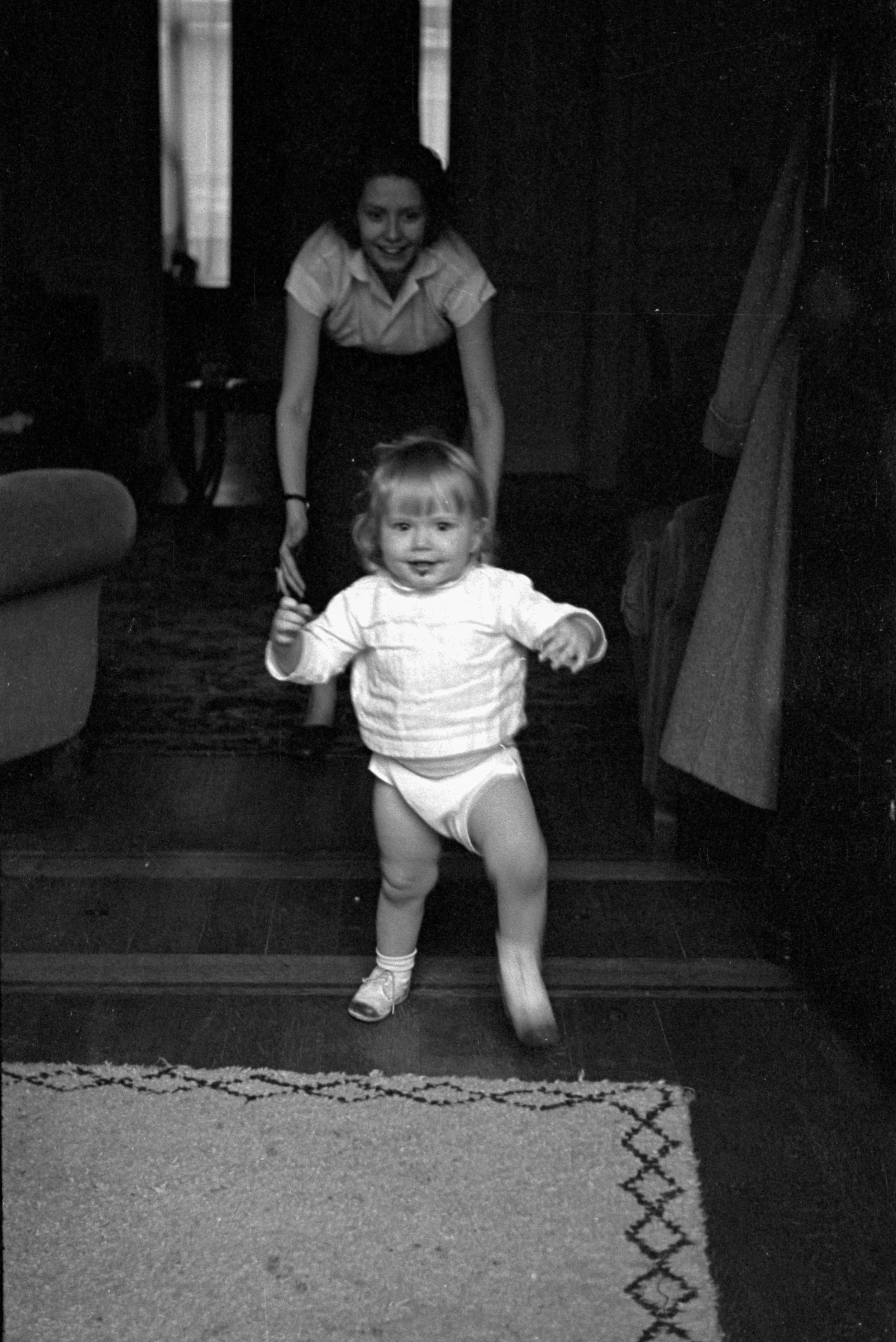 FAM-Archives Bricteux - Anne - premiers pas LowRes.jpg