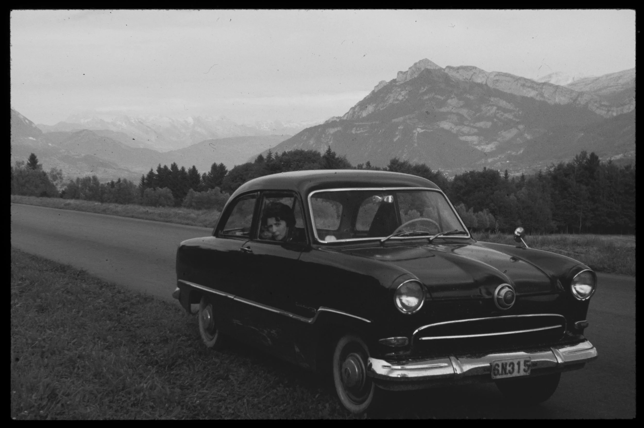 FAM-Archives Bricteux - scanned negatives 0012-Edit LowRes.jpg