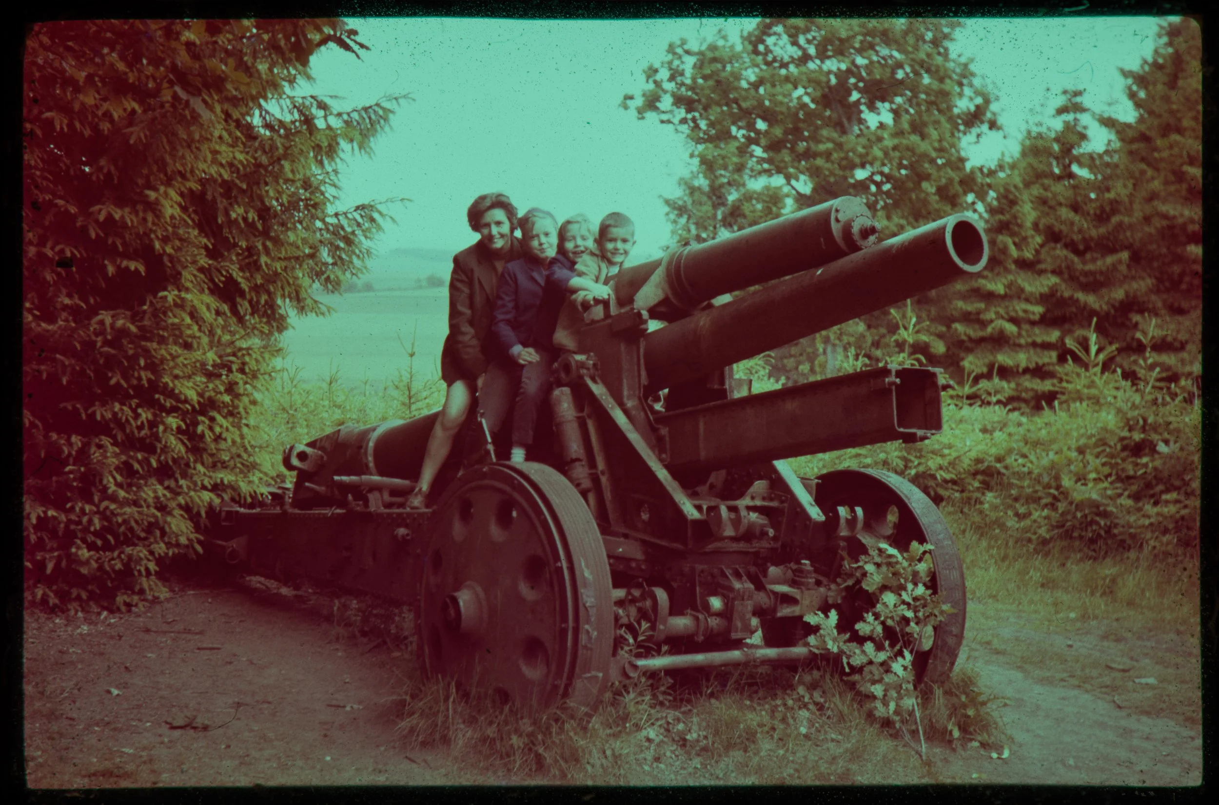 FAM-Archives Bricteux-266 LowRes.jpg
