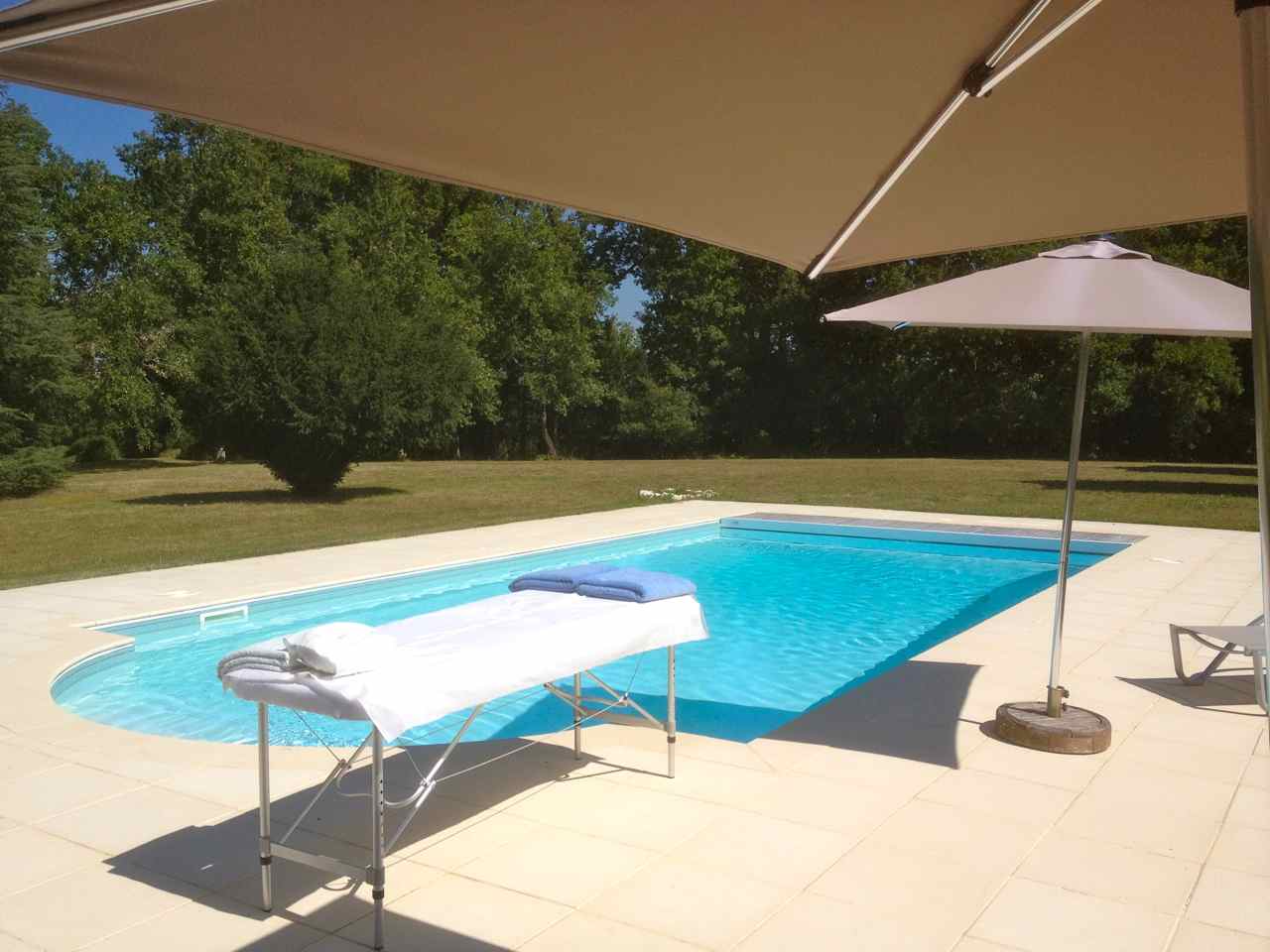 HOME - massage pool.jpg