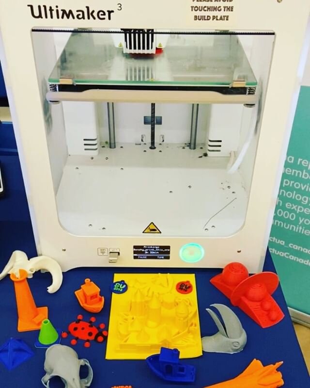 Today we explore #3Dmodelling with TinkerCad.

See our starter's guide and video for some of the features and tools of TinkerCad. Link in bio

Tag @scienceventure in your #3Ddesign 
#TechThursday #onlinelearning #stemathome #STEMed #makers #yyj #vanc