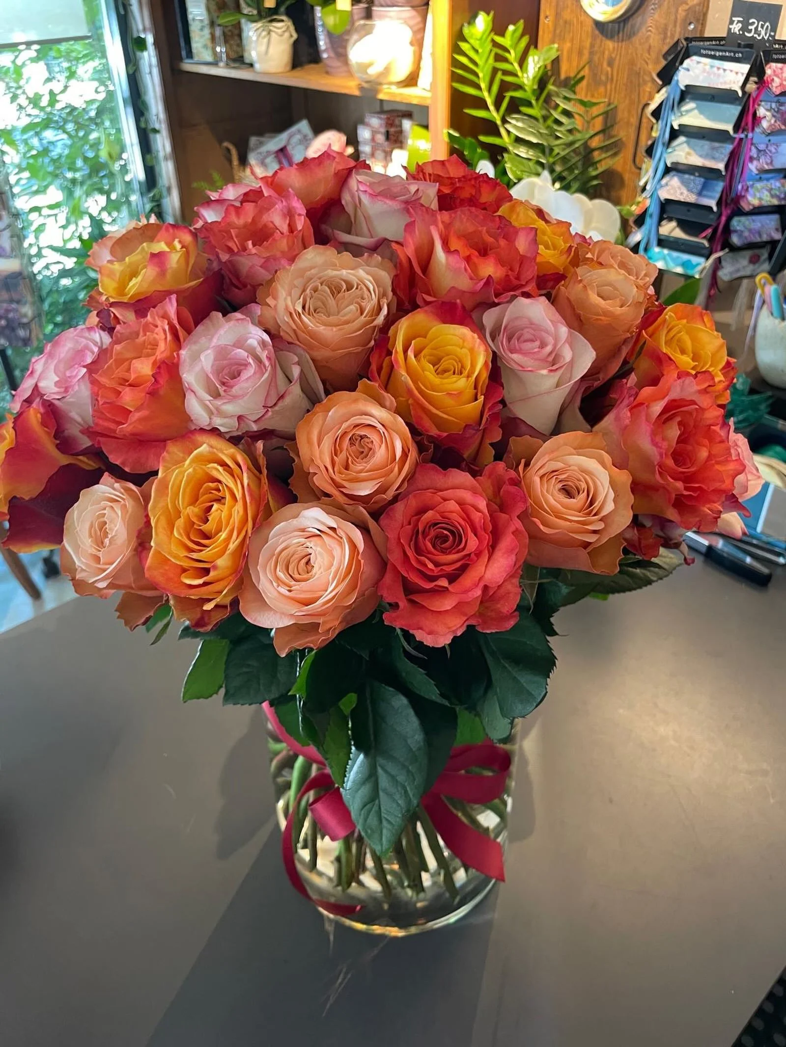 F&uuml;r den 90. Geburi 🌸🥳 hat unsere Floristin Florence in Thalwil das Bouquet liebevoll vorbereitet.