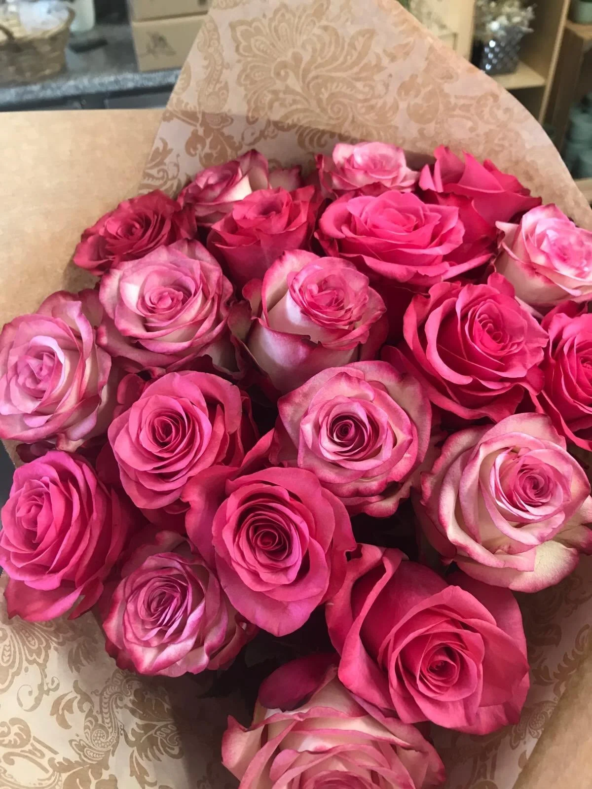 🌹 Gratis Lieferung! 🌹
Bis am 9. November liefern wir eure Rosen kostenlos nach Hause (ab 15 Rosen). Einfach im Onlineshop den Code HERBST26 eingeben und geniessen.
🍂 Link in Bio