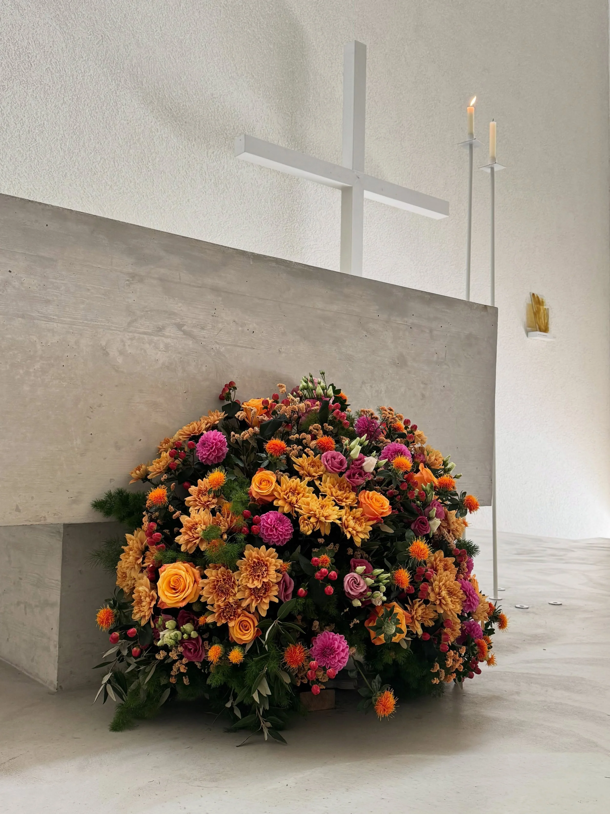 Still, schlicht und voller W&auml;rme &ndash; f&uuml;r einen Abschied in der katholischen Kirche. 🕊️