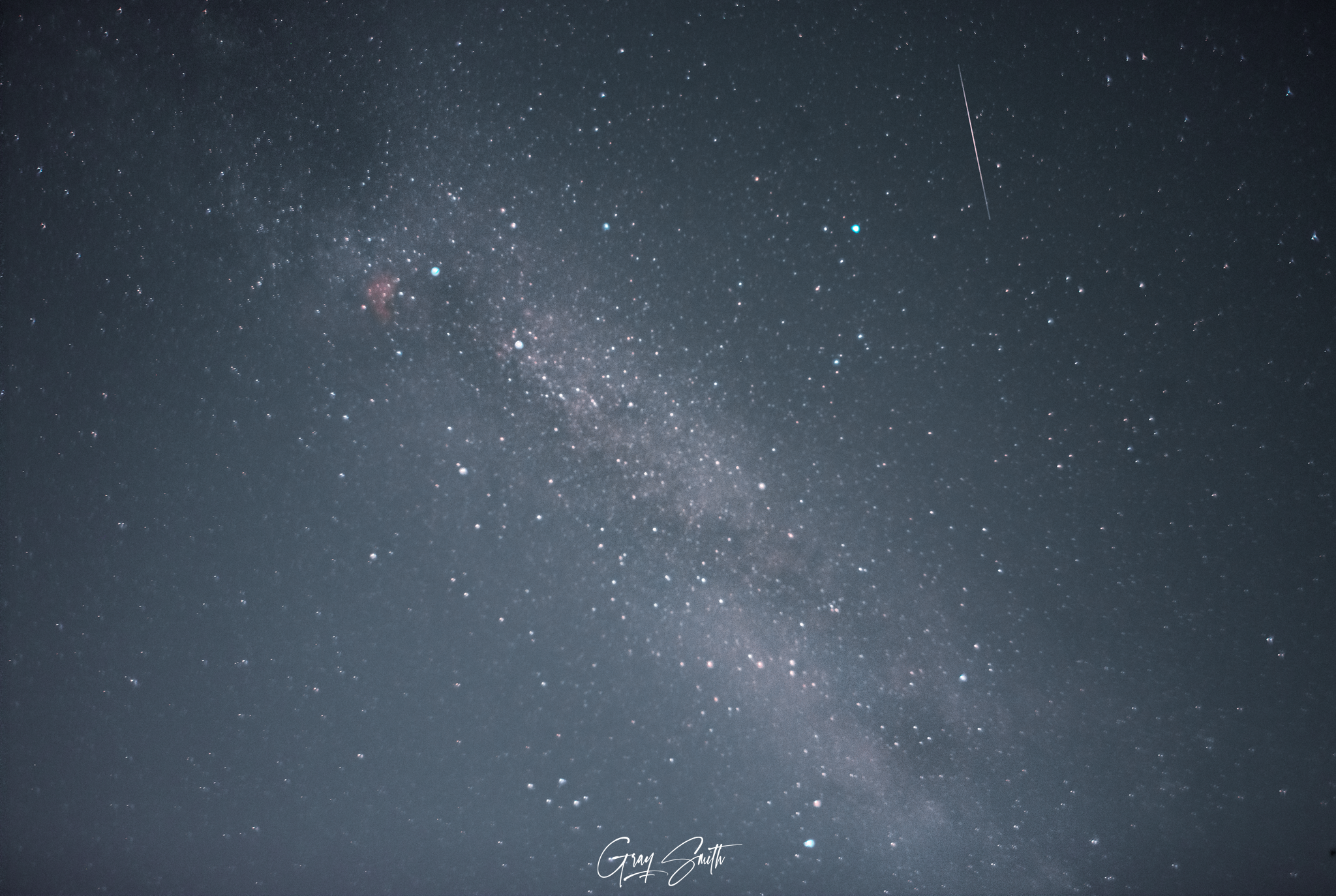 Milky Way and Meteor Bortle 5.png