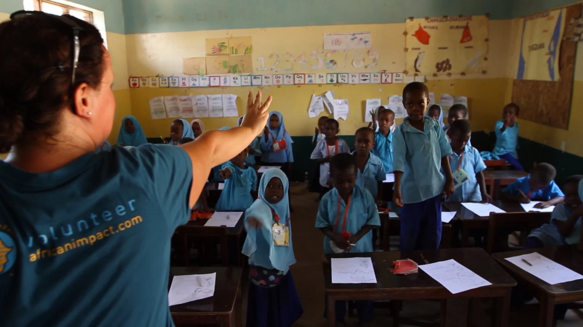 Volunteer - teaching a class in Zanzibar