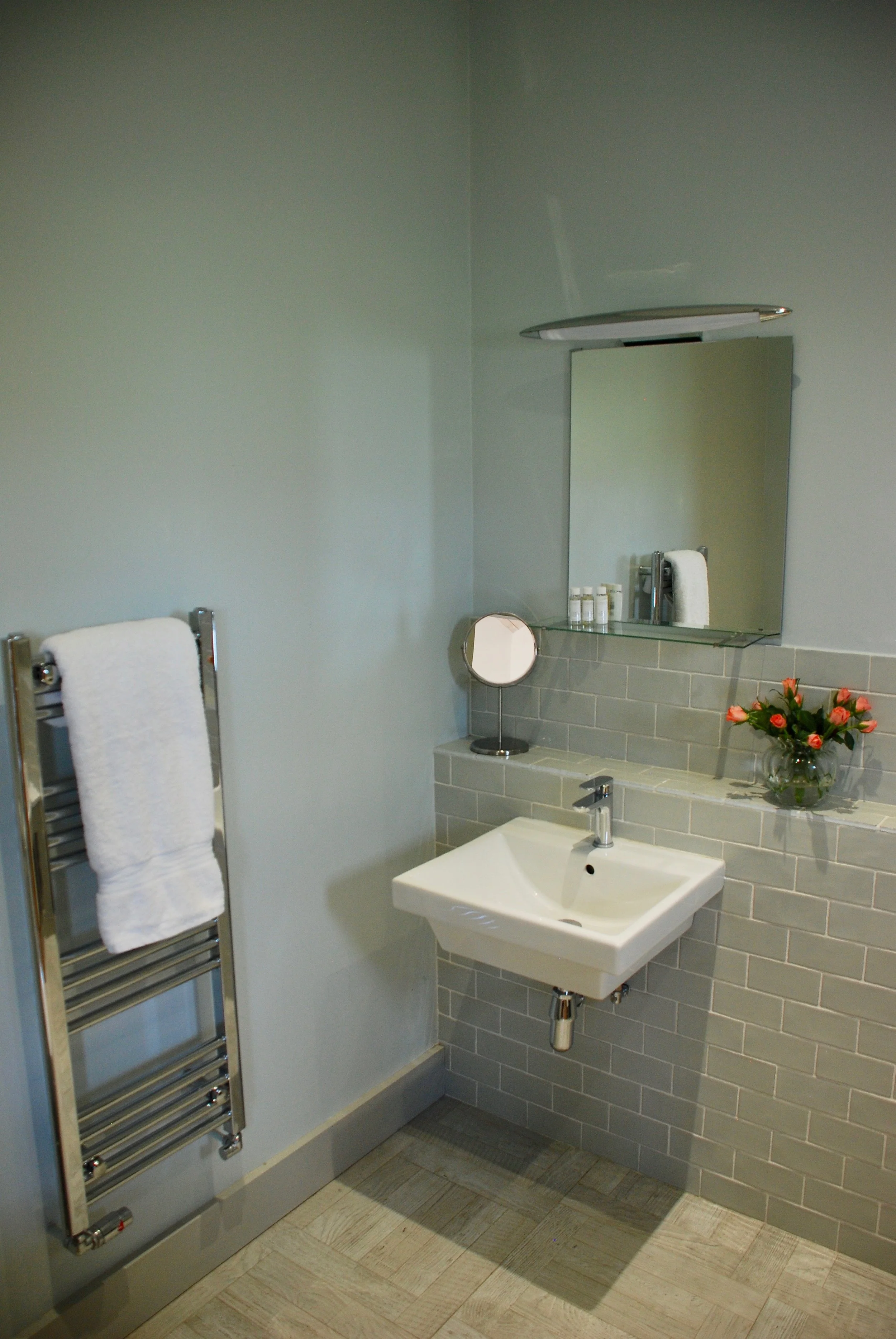 GRA bathroom 1.jpg