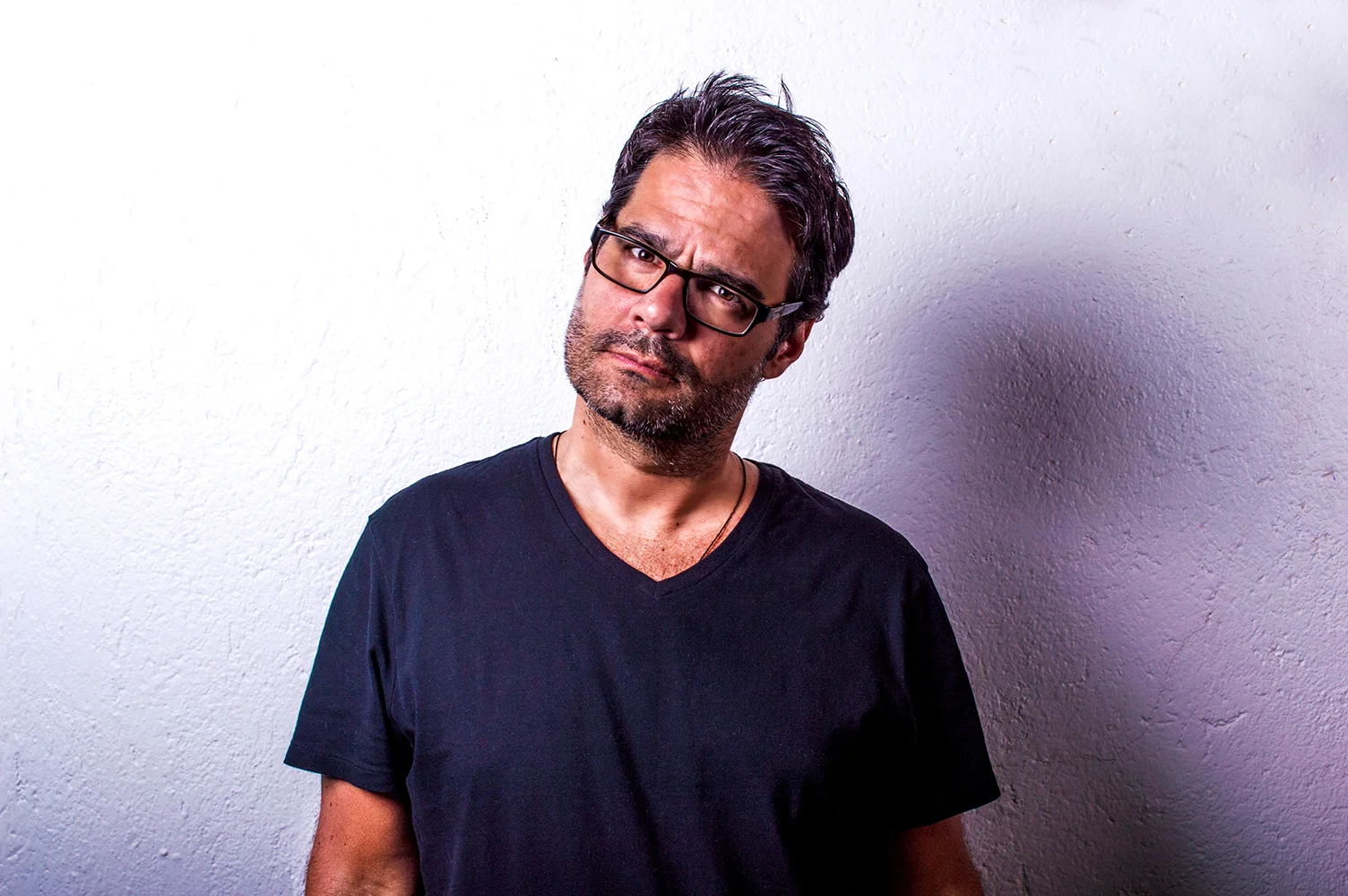 Monólogo " Todo gira" con Luis Chataing